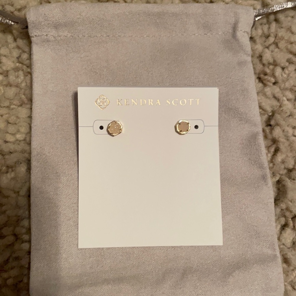 NWT kendra scott earrings